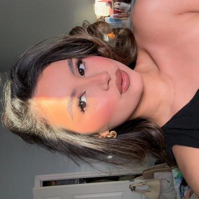 Portrait of creator evalisa.s