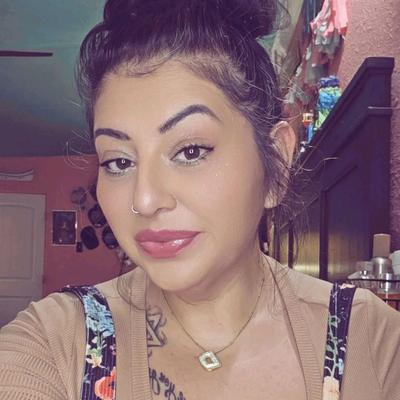 Portrait of creator dflobabii