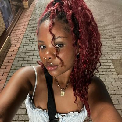 Portrait of creator ladavia_