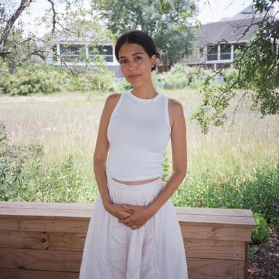 Portrait of creator amandasdemelo