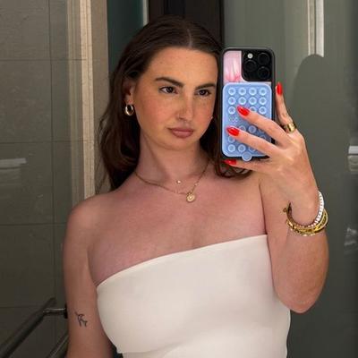 Portrait of creator mollyakramer