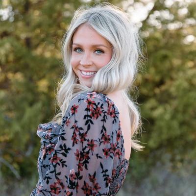 Portrait of creator sheridencarter