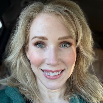 Portrait of creator danalizover50beauty