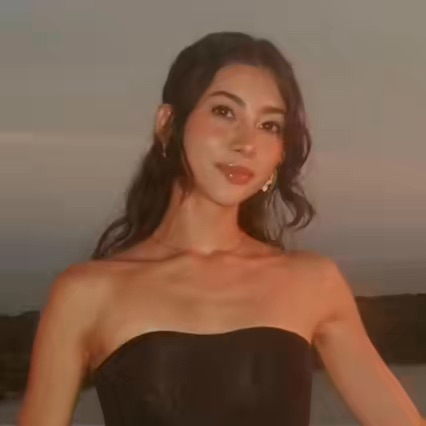 Portrait of creator mari.xbara