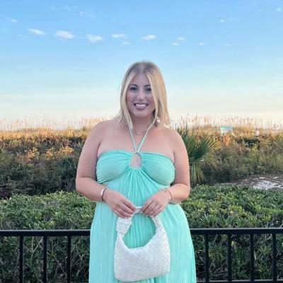 Portrait of creator haileysusser