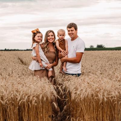 Portrait of creator carly_pez