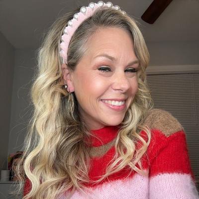 Portrait of creator mid40mamashop