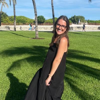 Portrait of creator karaelizabethh