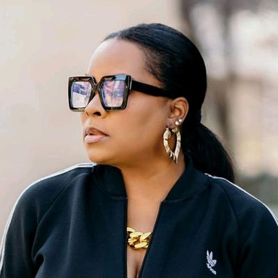 Portrait of creator darliandarla