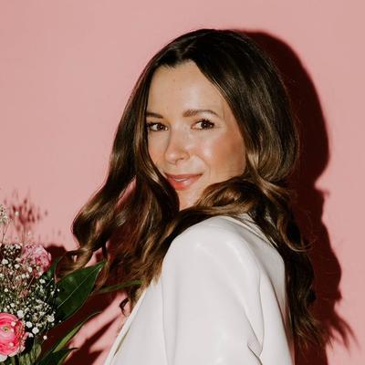 Portrait of creator maggiemdietitian