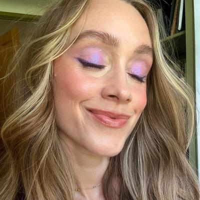 Portrait of creator holliedanbyhairandmakeup