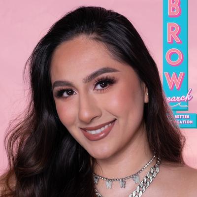 Portrait of creator ashleyvmakeup