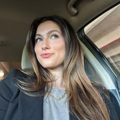 Portrait of creator kailey_henderson_