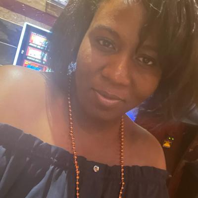 Portrait of creator julyfamily7