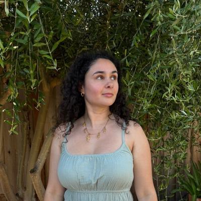 Portrait of creator juliepostsalot