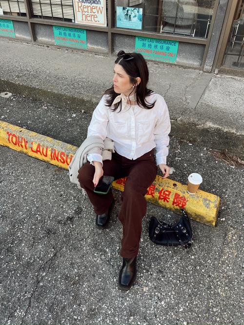 Post by emiapolinario