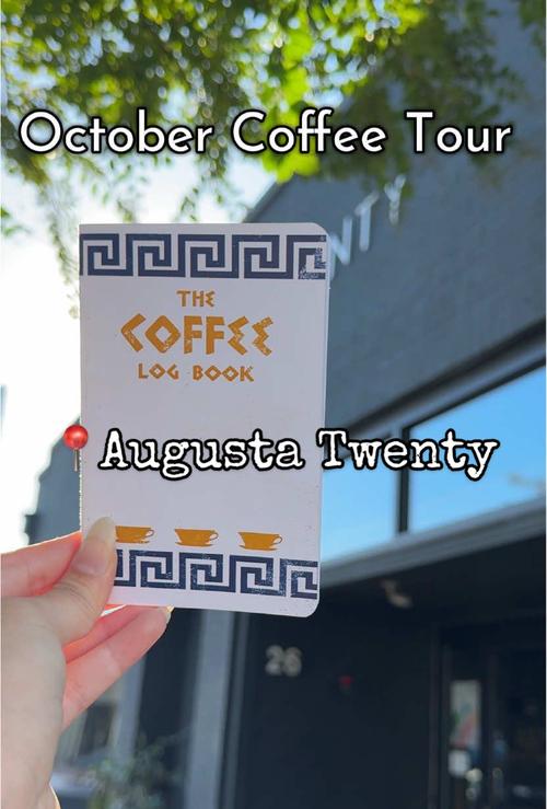 Post by blackvelvetchic.tok