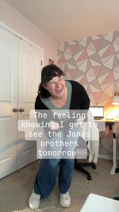 Post by blackvelvetchic.tok